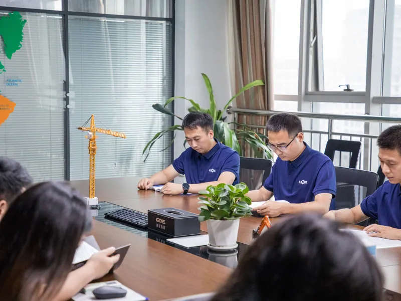 Macroad service team in discussion