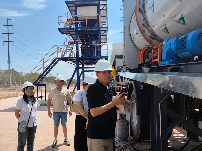 client visit to mobile asphalt plant in Macroad